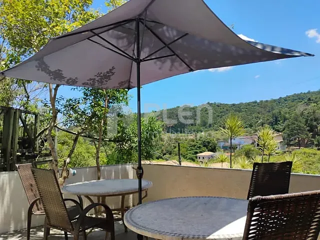 Casa com 300m² 4 quartos e 6 banheiros, à venda, no bairro Jardim Itatinga em São Paulo