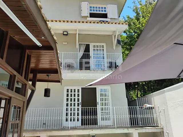Casa com 300m² 4 quartos e 6 banheiros, à venda, no bairro Jardim Itatinga em São Paulo