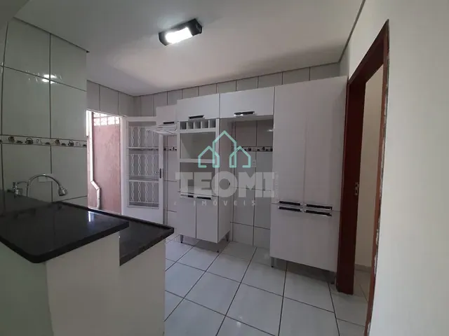 Casa com 138m² 4 quartos e 1 banheiro, à venda, no bairro Cidade Jardim em Taubaté