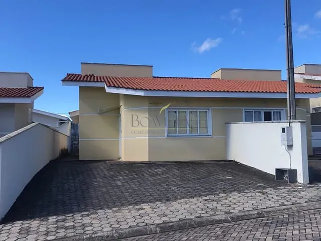 Casa com 200m² 3 quartos e 2 banheiros, à venda, no bairro Jardim São Marcos em Bom Jesus dos Perdões