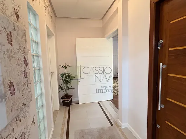 Casa com 550m² 3 quartos e 5 banheiros, à venda, no bairro Vila Brasil em Apucarana
