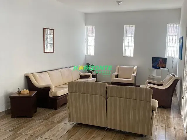 Casa com 300m² 3 quartos e 2 banheiros, à venda, no bairro Praia Grande em Ubatuba