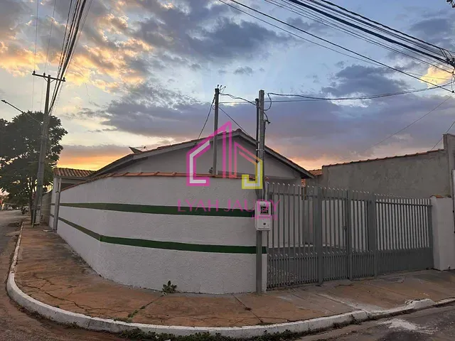 Casa com 200m² 2 quartos e 1 banheiro, à venda, no bairro Cristo Rei em Várzea Grande