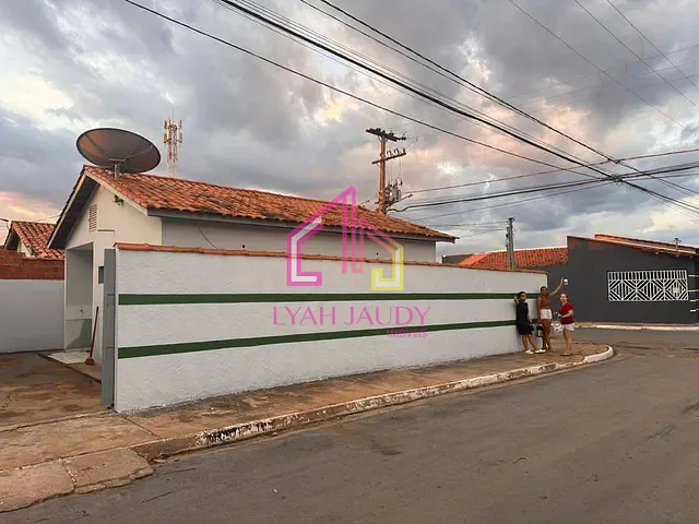 Casa com 200m² 2 quartos e 1 banheiro, à venda, no bairro Cristo Rei em Várzea Grande