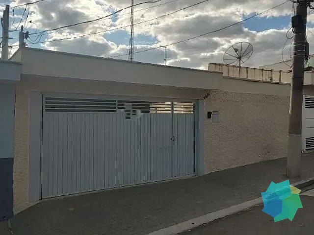 Casa com 250m² 2 quartos e 1 banheiro, à venda, no bairro Vila Romão em Salto