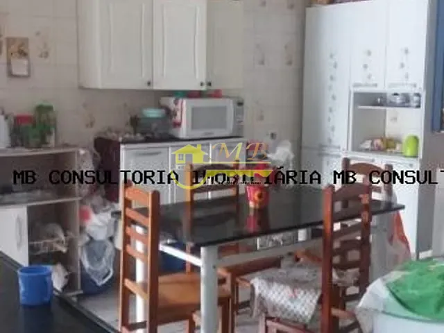 Casa com 295m² 4 quartos e 1 banheiro, à venda, no bairro Parque Dom Pedro II em Campinas