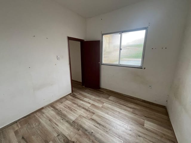 Casa 3 quartos e 1 banheiro, à venda, no bairro Miguel Rocha em Cataguases