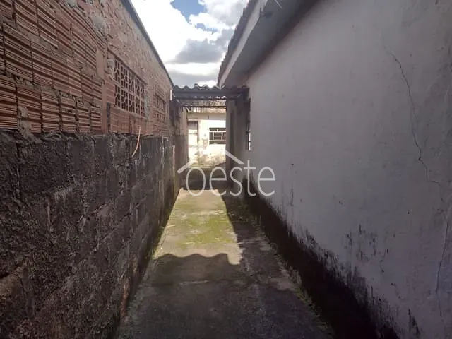 Casa com 250m² 4 quartos e 2 banheiros, à venda, no bairro Jardim Santa Rita de Cássia em Santa Bárbara D'Oeste