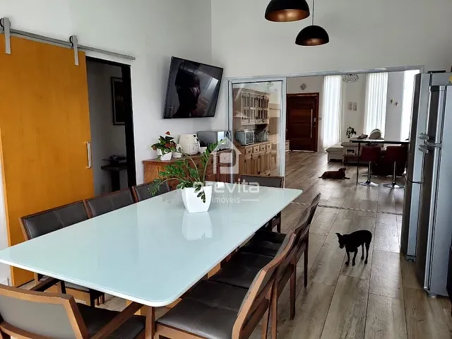 Casa com 300m² 3 quartos e 4 banheiros, à venda, no bairro Itapecirica em Taubaté