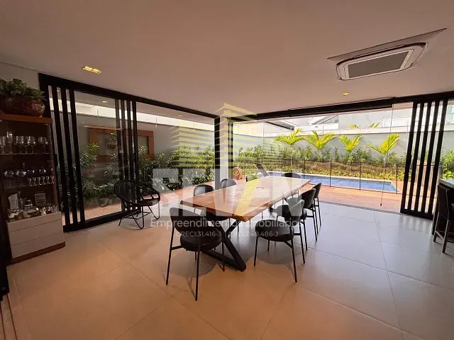 Casa com 327m² 4 quartos e 5 banheiros, à venda, no bairro Jardim São Domingos em Marília