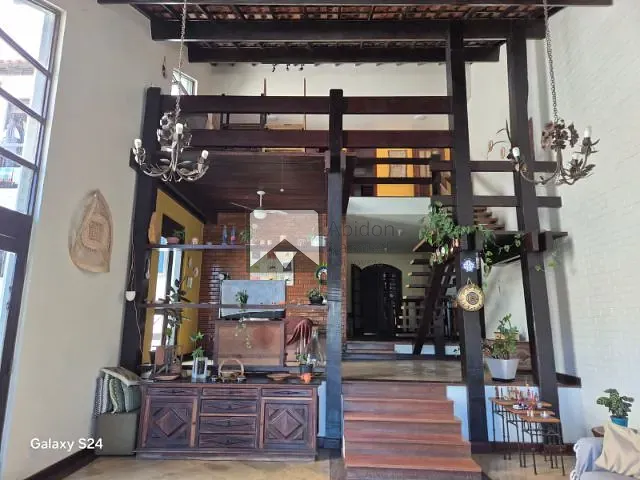 Casa 3 quartos e 4 banheiros, à venda, no bairro São Francisco em Niterói