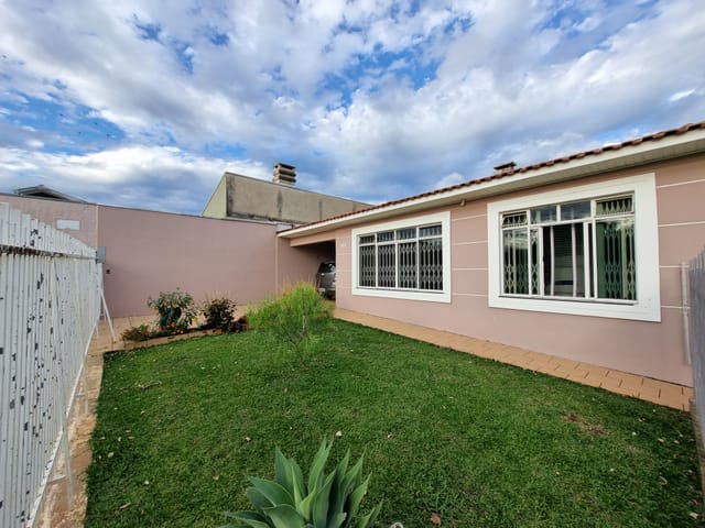 Casa com 390m² 3 quartos e 2 banheiros, à venda, no bairro Estrela em Ponta Grossa