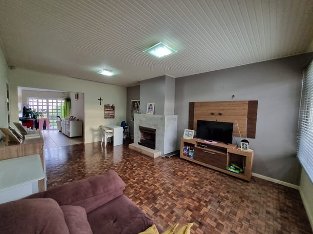 Casa com 390m² 3 quartos e 2 banheiros, à venda, no bairro Estrela em Ponta Grossa