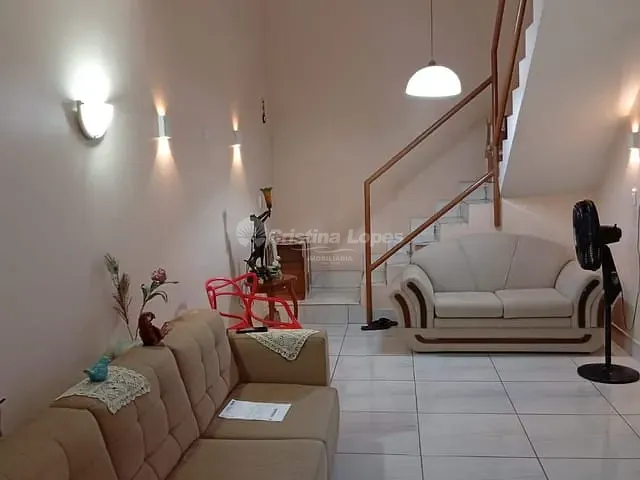 Casa 3 quartos e 2 banheiros, à venda, no bairro Uruguai em Teresina