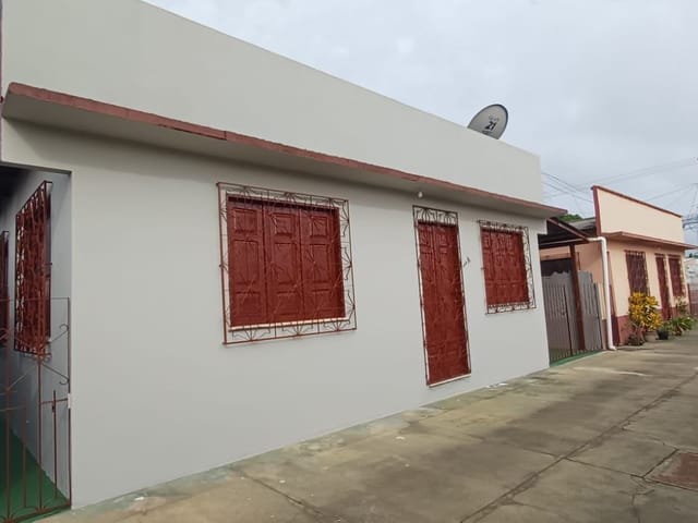 Foto do Casa - Casa p/ Locação: 3/4 (sendo 1 Suite) + 2 Garagens, Bairro Laguinho, Santarém, PA | Coimbra Imobiliária
