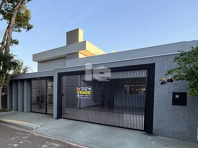 Casa 3 quartos e 4 banheiros, à venda, no bairro Jardim Asteca em Rolândia