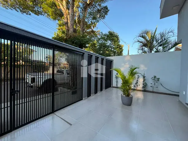 Casa 3 quartos e 4 banheiros, à venda, no bairro Jardim Asteca em Rolândia
