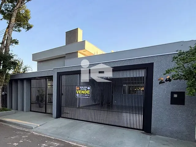 Casa 3 quartos e 4 banheiros, à venda, no bairro Jardim Asteca em Rolândia