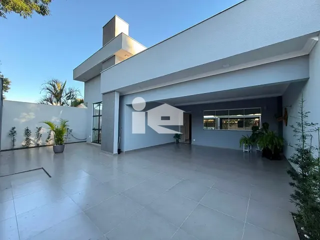 Casa 3 quartos e 4 banheiros, à venda, no bairro Jardim Asteca em Rolândia