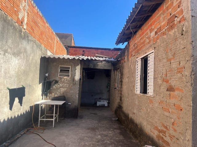 Casa com 180m² 2 quartos e 1 banheiro, à venda, no bairro Conjunto Habitacional Parque da Floresta em Campinas