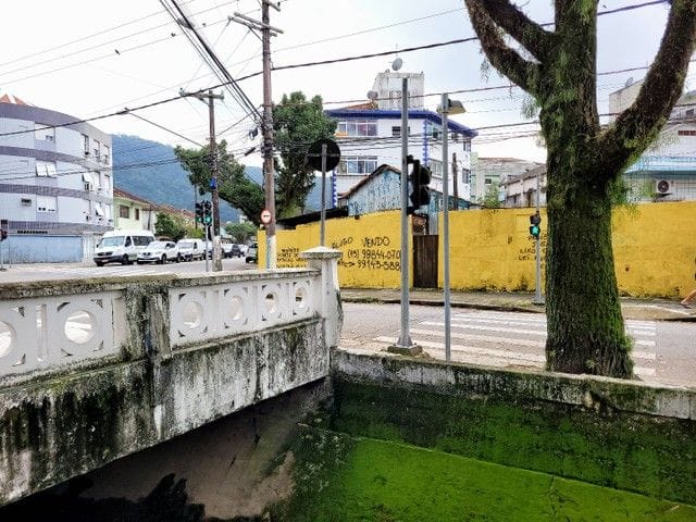 Casa com 190m² 5 quartos e 4 banheiros, à venda, no bairro Marapé em Santos
