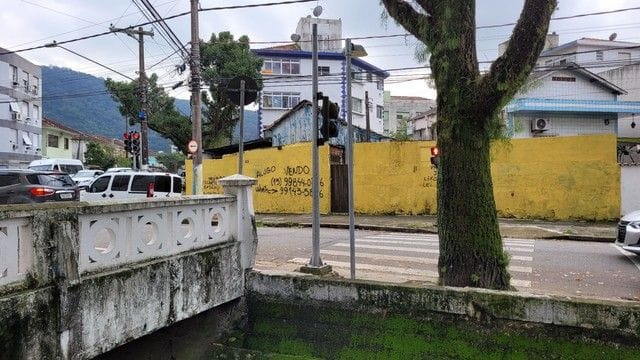 Casa com 190m² 5 quartos e 4 banheiros, à venda, no bairro Marapé em Santos