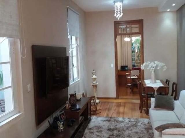 Casa com 340m² 3 quartos e 5 banheiros, à venda, no bairro Centro em Pelotas
