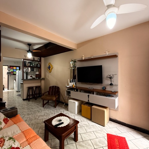 Casa com 1400m² 2 quartos e 2 banheiros, à venda, no bairro Ogiva em Cabo Frio