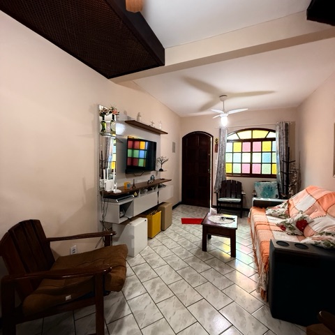 Casa com 1400m² 2 quartos e 2 banheiros, à venda, no bairro Ogiva em Cabo Frio