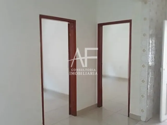 Casa com 250m² 4 quartos e 3 banheiros, à venda, no bairro Jardim Santa Clara em Taubaté