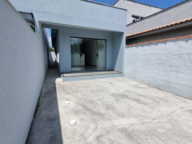 Casa 2 quartos e 2 banheiros, à venda, no bairro Itapeba em Maricá