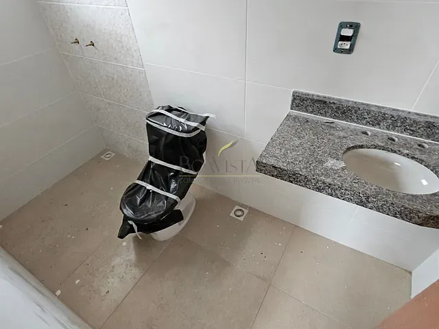 Casa 3 quartos e 2 banheiros, à venda, no bairro Jardim São Marcos em Bom Jesus dos Perdões
