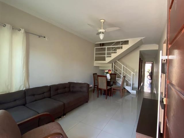 Casa com 240m² 3 quartos e 3 banheiros, à venda, no bairro Parque Jóquei Club em Campos dos Goytacazes