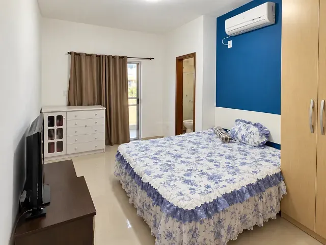 Casa com 240m² 3 quartos e 3 banheiros, à venda, no bairro Parque Jóquei Club em Campos dos Goytacazes