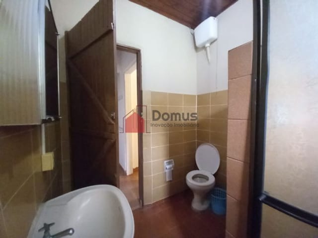 Casa para alugar, no bairro Jardim Cristina em Pindamonhangaba