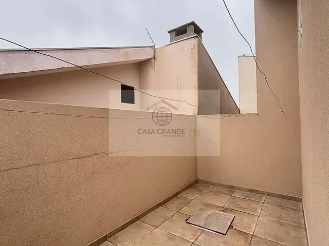 Casa com 100m² 3 quartos e 1 banheiro, para alugar, no bairro Jardim Octávio Locatelli em Rolândia