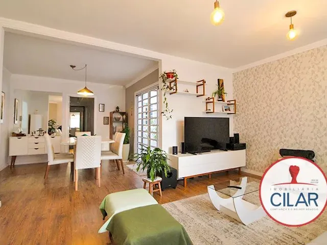 Casa 3 quartos e 3 banheiros, à venda, no bairro Guabirotuba em Curitiba