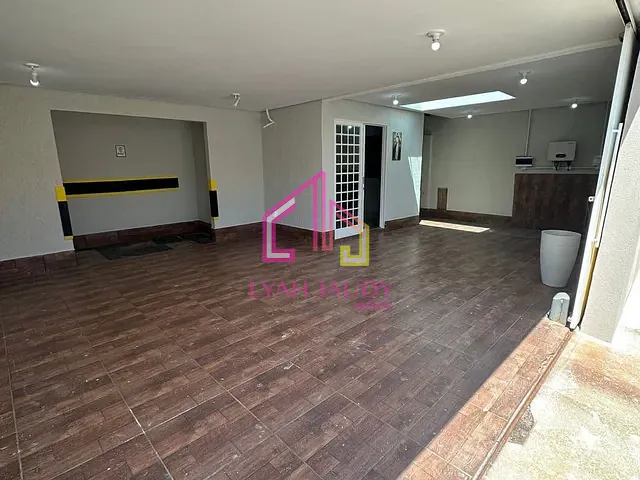Casa com 250m² 3 quartos e 2 banheiros, à venda, no bairro Recanto dos Pássaros em Cuiabá