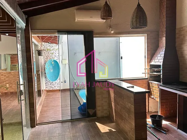 Casa com 250m² 3 quartos e 2 banheiros, à venda, no bairro Recanto dos Pássaros em Cuiabá