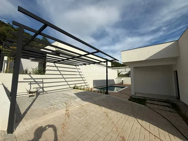 Casa com 400m² 3 quartos e 2 banheiros, à venda, no bairro itapema em Guararema