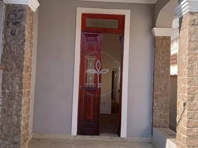 Casa com 60m² 1 quarto e 1 banheiro, para alugar, no bairro Ramos em Rio de Janeiro