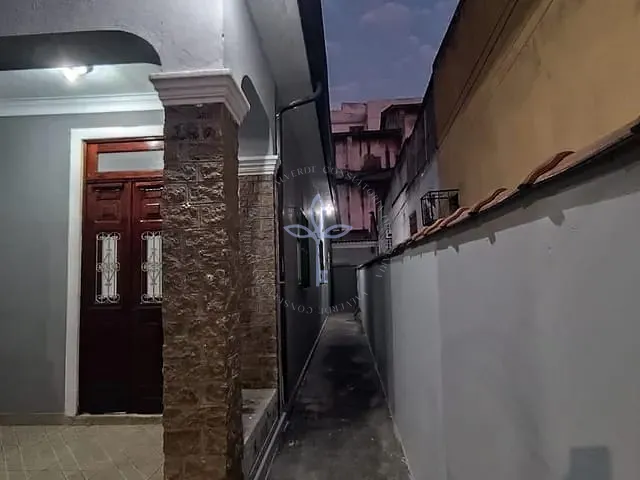 Casa com 60m² 1 quarto e 1 banheiro, para alugar, no bairro Ramos em Rio de Janeiro