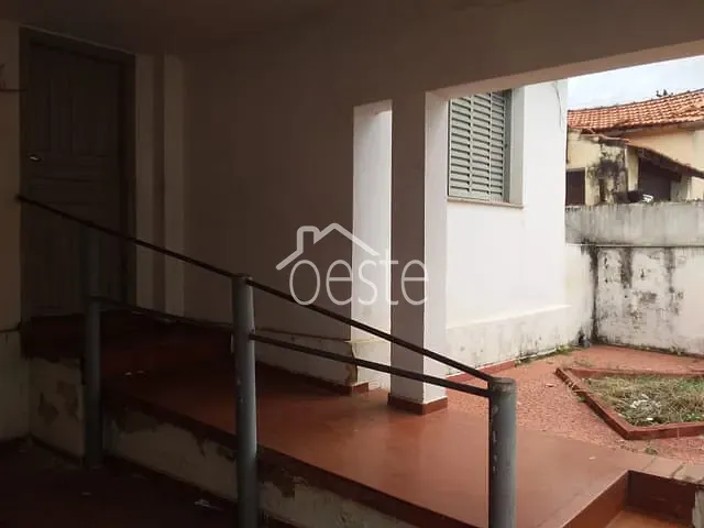 Casa com 300m² 3 quartos e 1 banheiro, à venda, no bairro Vila Breda em Santa Bárbara D'Oeste