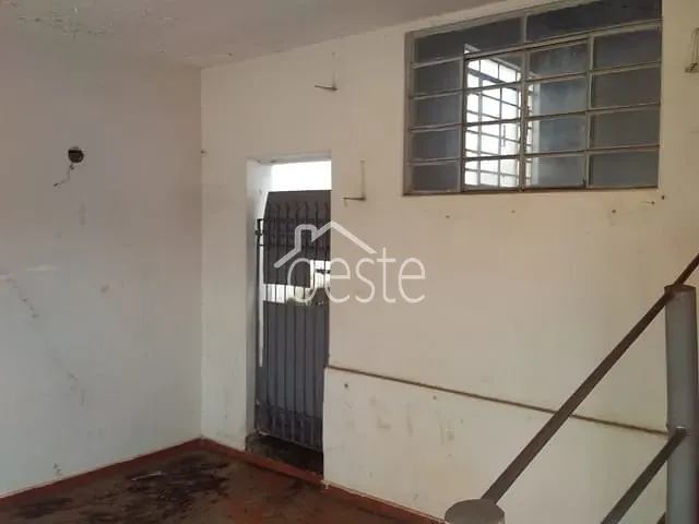 Casa com 300m² 3 quartos e 1 banheiro, à venda, no bairro Vila Breda em Santa Bárbara D'Oeste