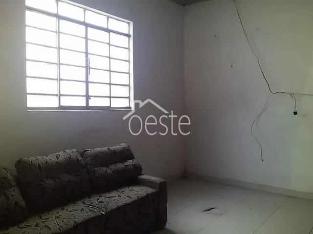 Casa com 300m² 3 quartos e 1 banheiro, à venda, no bairro Vila Breda em Santa Bárbara D'Oeste