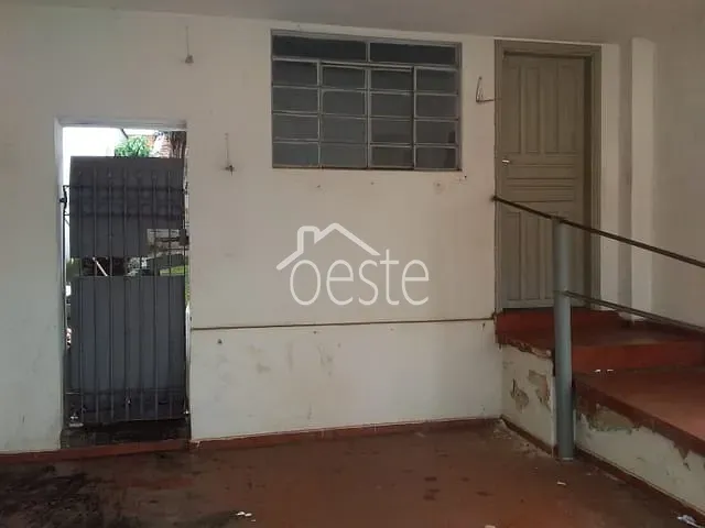 Casa com 300m² 3 quartos e 1 banheiro, à venda, no bairro Vila Breda em Santa Bárbara D'Oeste