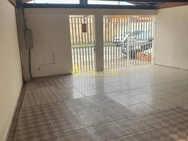 Casa com 198m² 3 quartos e 2 banheiros, à venda, no bairro Residencial Comercial Cidade Vista Alegre em Pindamonhangaba