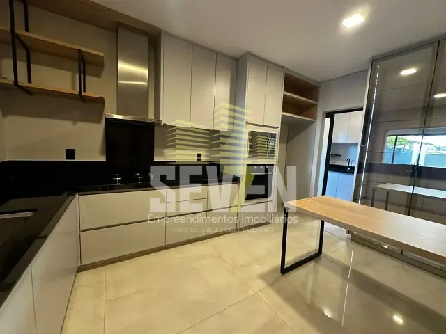 Casa com 450m² 4 quartos e 6 banheiros, para alugar, no bairro Residencial Lago Sul em Bauru