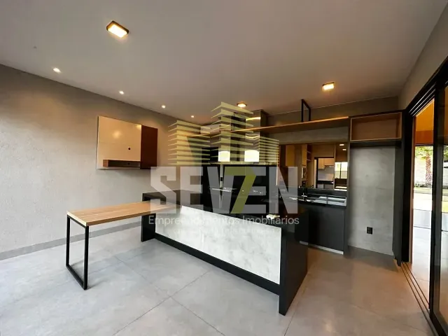 Casa com 450m² 4 quartos e 6 banheiros, para alugar, no bairro Residencial Lago Sul em Bauru