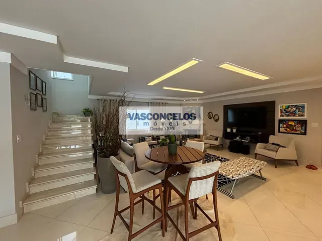 Casa com 980m² 5 quartos e 4 banheiros, à venda, no bairro Jardim das Colinas em São José dos Campos